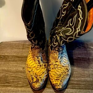 Vintage Tony lama python boots size 10